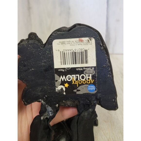 Halloween spooky Hollow sitting witch feet dangle potion frog - Picture 11 of 11